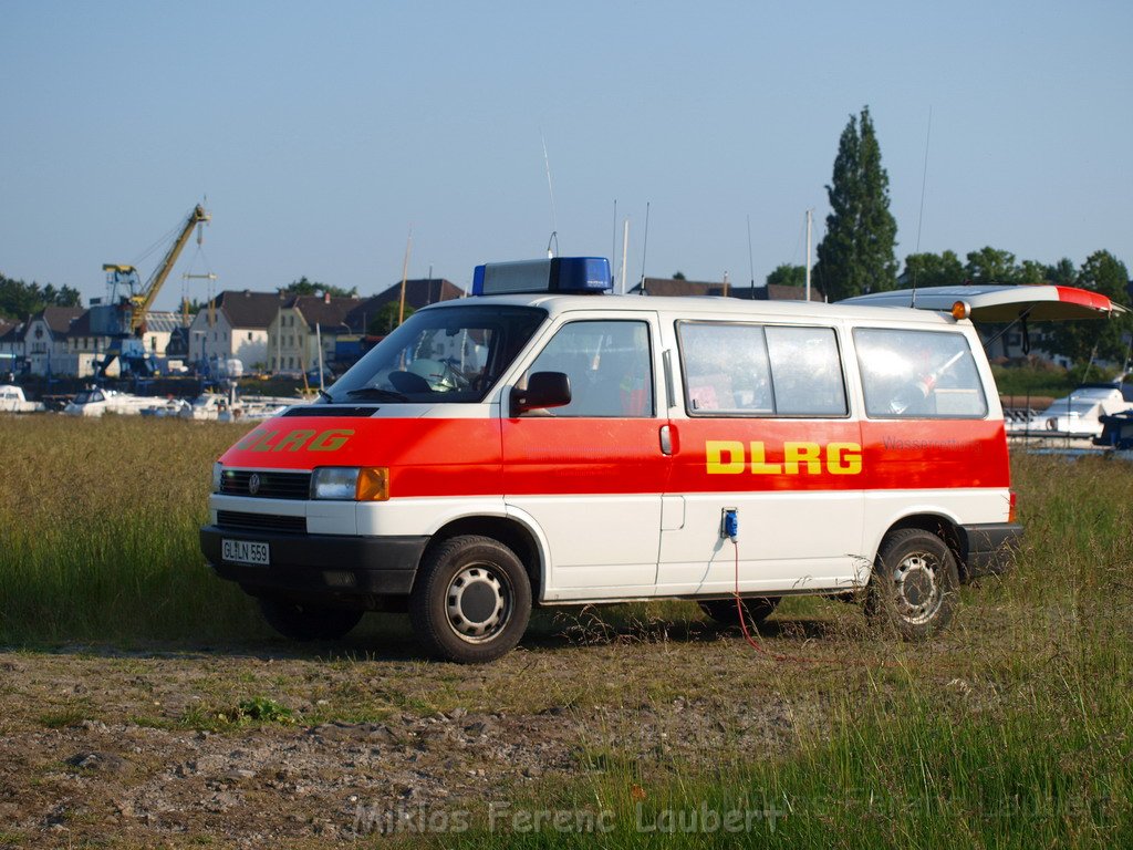 Uebung PRhein Feuerwehr Polizei DLRG Leverkusen Hitdorf P012.JPG